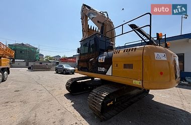 Гусеничний екскаватор Caterpillar 320 2019 в Рівному