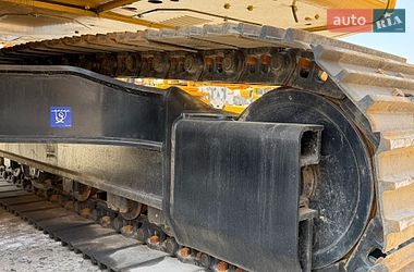 Гусеничний екскаватор Caterpillar 320 2019 в Рівному