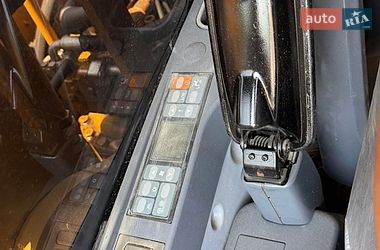 Гусеничний екскаватор Caterpillar 320 2019 в Рівному