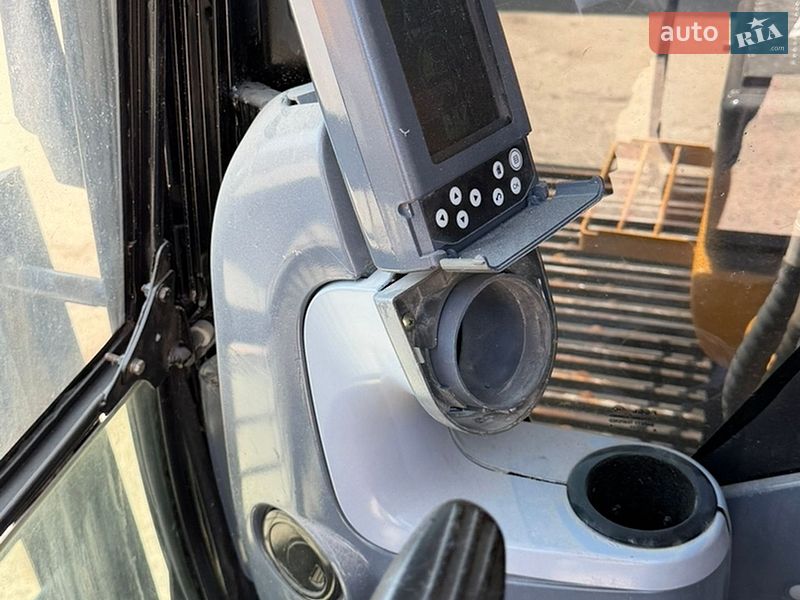 Гусеничный экскаватор Caterpillar 320 2019 в Ровно