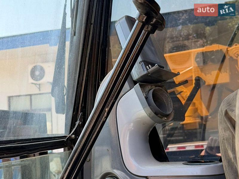 Гусеничний екскаватор Caterpillar 320 2019 в Рівному