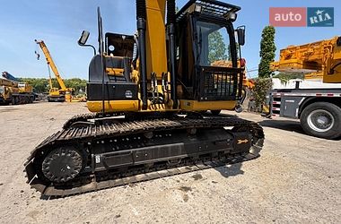 Гусеничний екскаватор Caterpillar 320 2019 в Рівному