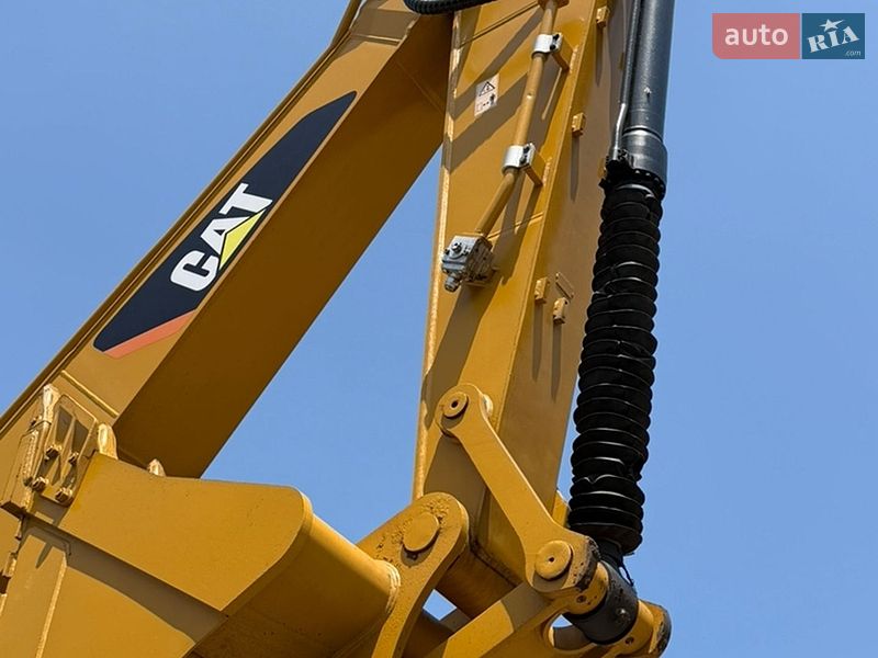 Гусеничний екскаватор Caterpillar 320 2019 в Рівному