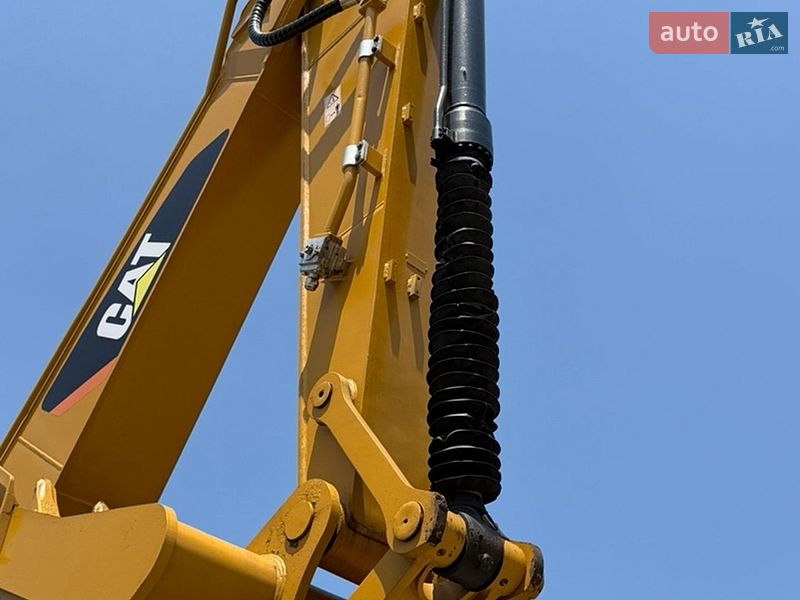 Гусеничний екскаватор Caterpillar 320 2019 в Рівному
