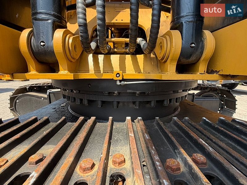 Гусеничний екскаватор Caterpillar 320 2019 в Рівному