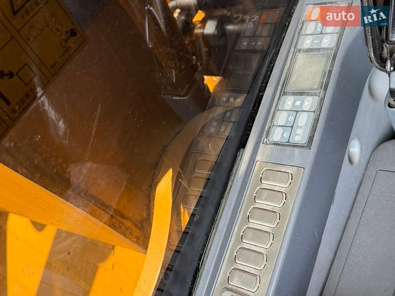 Гусеничний екскаватор Caterpillar 320 2019 в Рівному