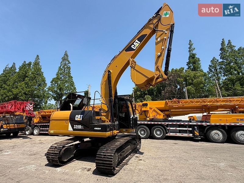 Гусеничний екскаватор Caterpillar 320 2019 в Рівному