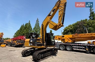 Гусеничный экскаватор Caterpillar 320 2019 в Ровно