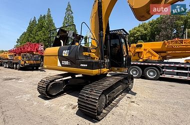 Гусеничний екскаватор Caterpillar 320 2019 в Рівному
