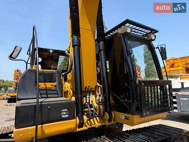 Гусеничный экскаватор Caterpillar 320 2019 в Ровно