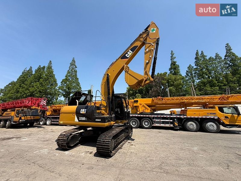 Гусеничный экскаватор Caterpillar 320 2019 в Ровно