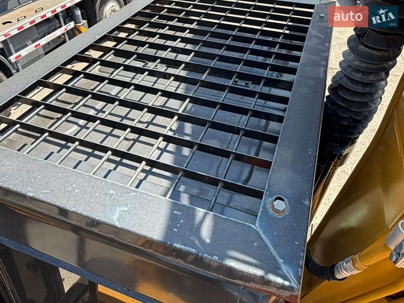 Гусеничний екскаватор Caterpillar 320 2019 в Рівному