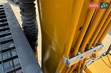 Гусеничний екскаватор Caterpillar 320 2019 в Рівному