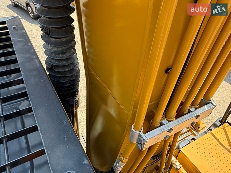 Гусеничний екскаватор Caterpillar 320 2019 в Рівному