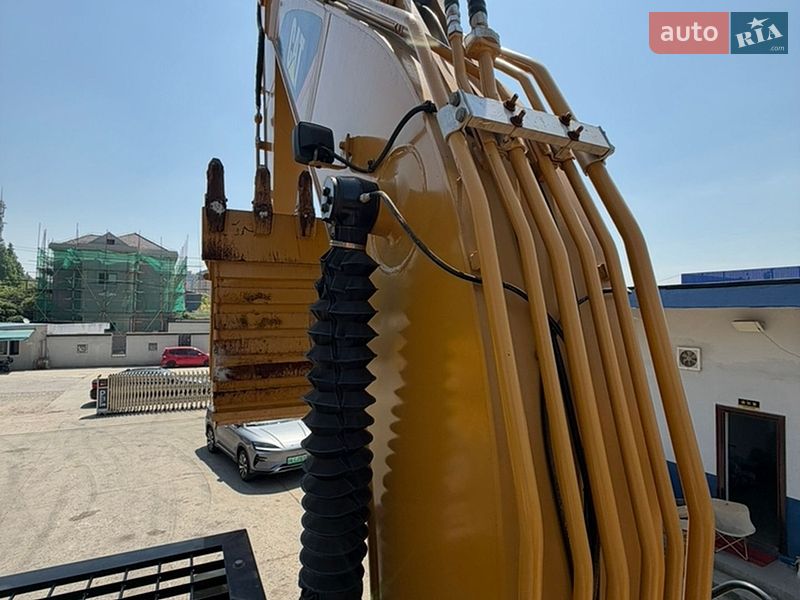 Гусеничный экскаватор Caterpillar 320 2019 в Ровно