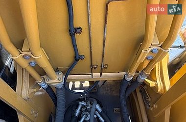 Гусеничний екскаватор Caterpillar 320 2019 в Рівному