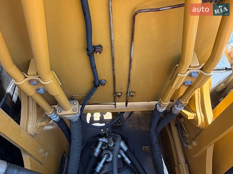 Гусеничний екскаватор Caterpillar 320 2019 в Рівному