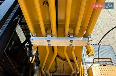 Гусеничний екскаватор Caterpillar 320 2019 в Рівному