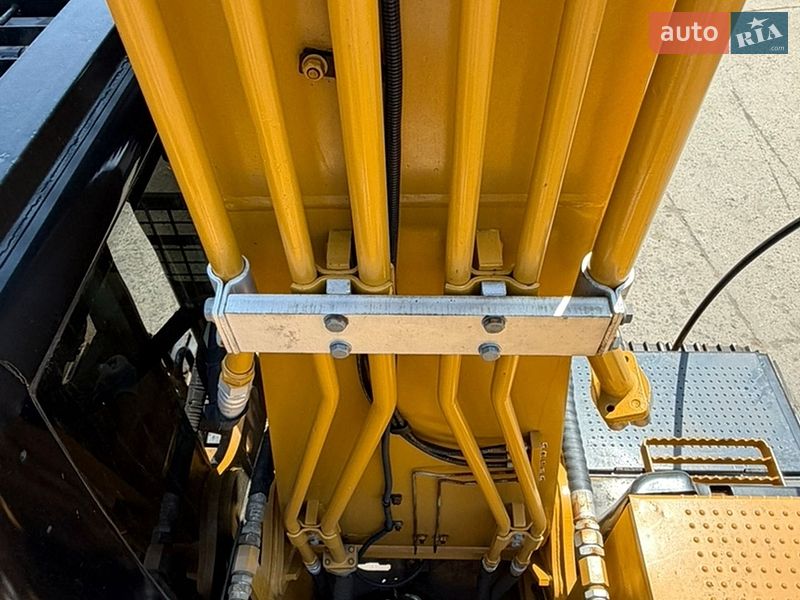 Гусеничний екскаватор Caterpillar 320 2019 в Рівному