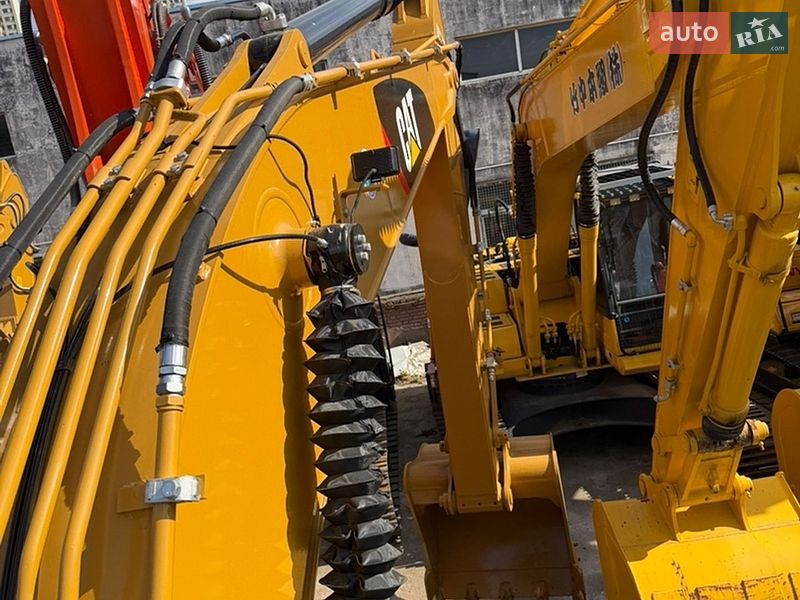 Гусеничный экскаватор Caterpillar 320 2016 в Ровно
