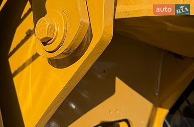 Гусеничный экскаватор Caterpillar 320 2016 в Ровно