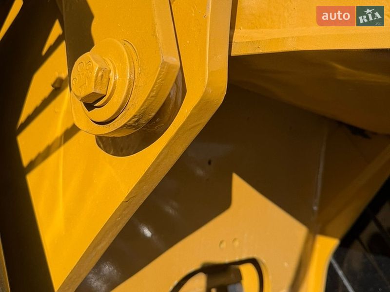 Гусеничный экскаватор Caterpillar 320 2016 в Ровно