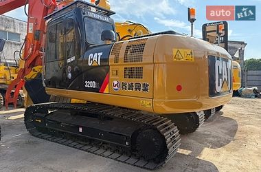 Гусеничный экскаватор Caterpillar 320 2016 в Ровно