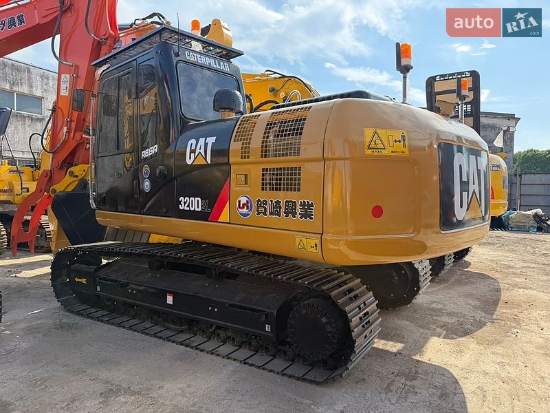 Гусеничный экскаватор Caterpillar 320 2016 в Ровно