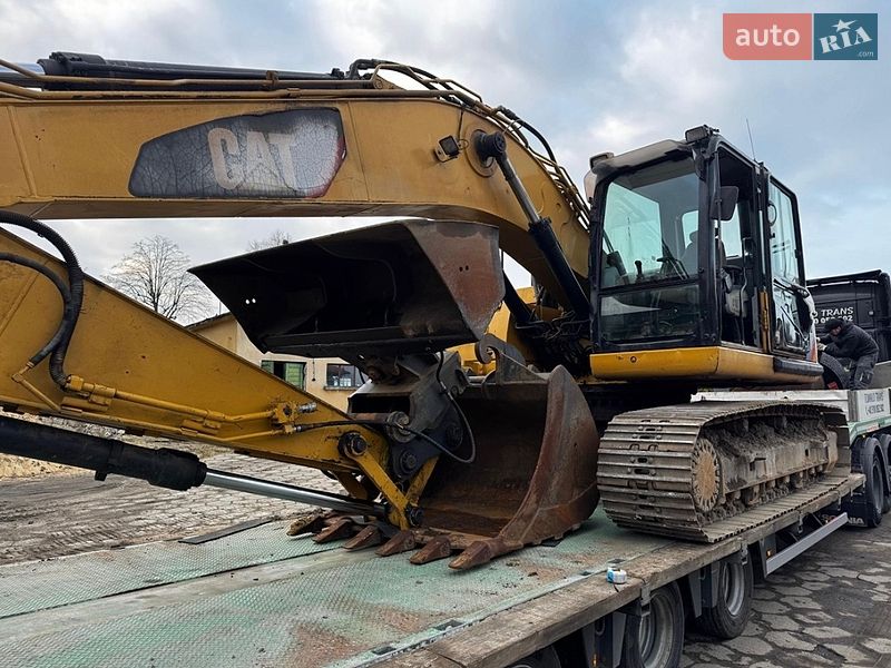 Гусеничный экскаватор Caterpillar 320C 2007 в Косове