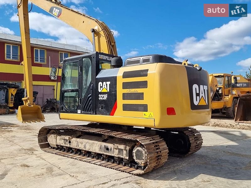 Caterpillar 323 2017