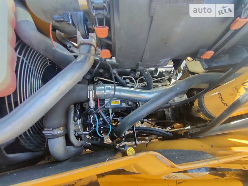 Экскаватор погрузчик Caterpillar 428F2 2018 в Киеве