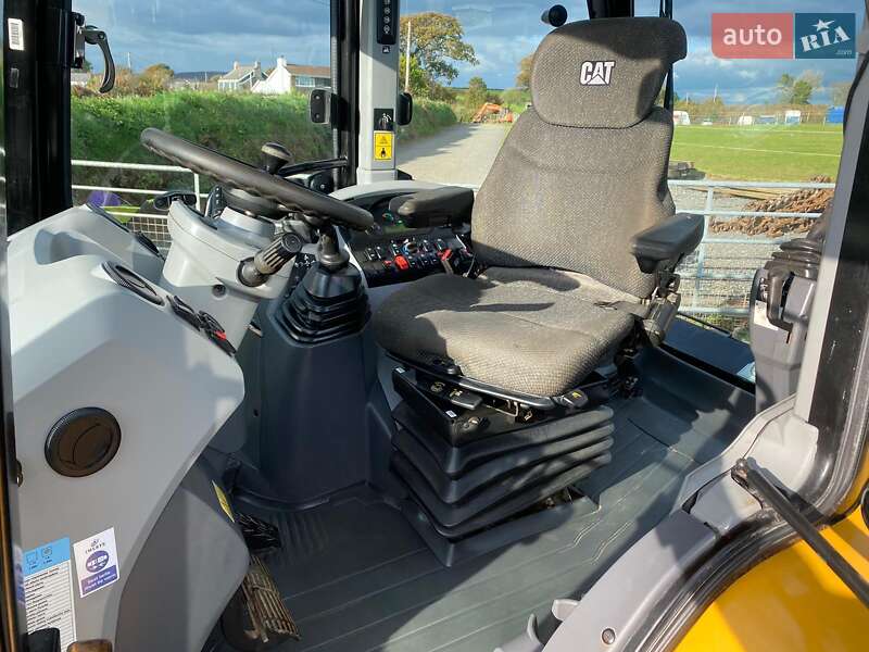 Экскаватор погрузчик Caterpillar 432 2017 в Киеве