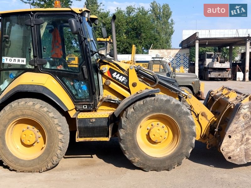 2015 Caterpillar 444, VIN CAT0444FVLYL00173:plate — фото 1 (autoria)