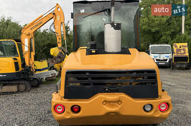 Фронтальный погрузчик Caterpillar 906 2012 в 