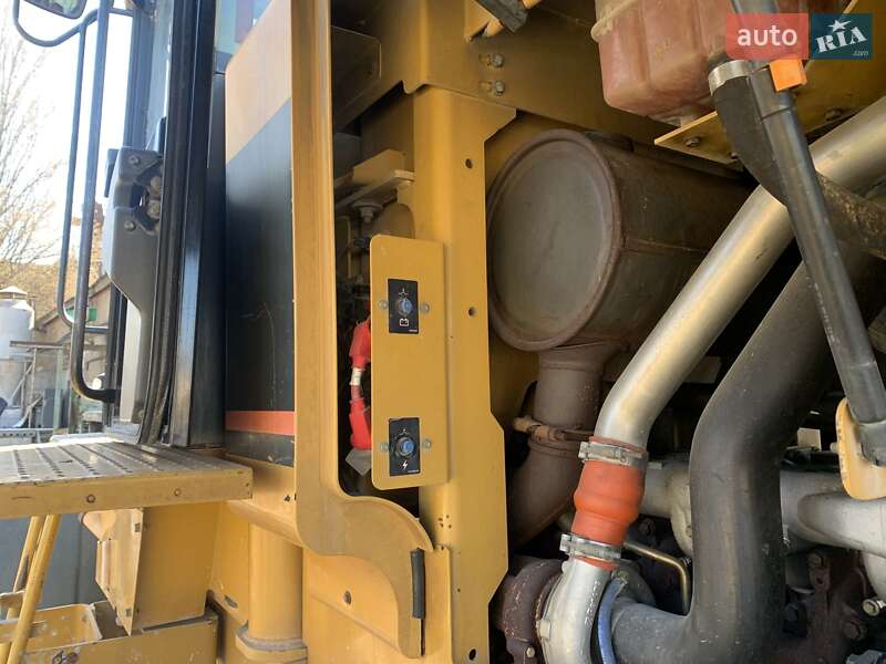 Фронтальні навантажувачі Caterpillar 930 2007 в Києві