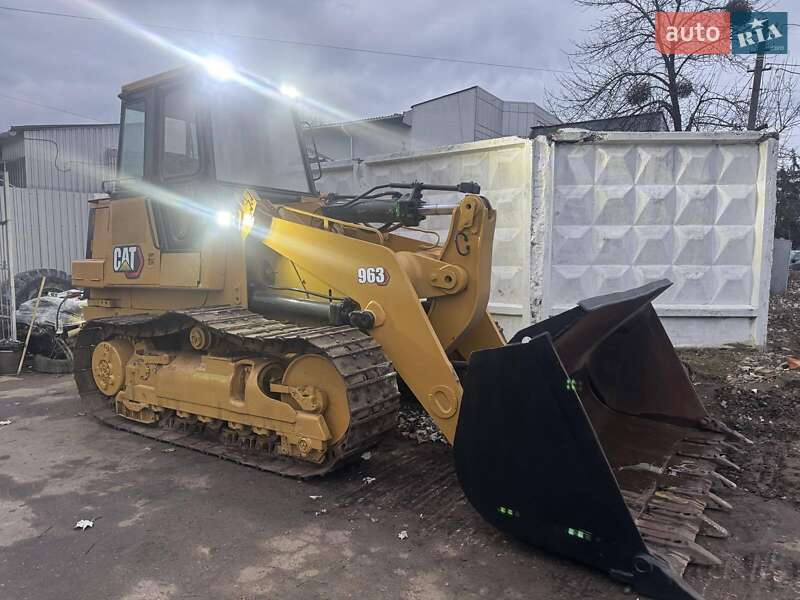 Фронтальні навантажувачі Caterpillar 963 1993 в Житомирі