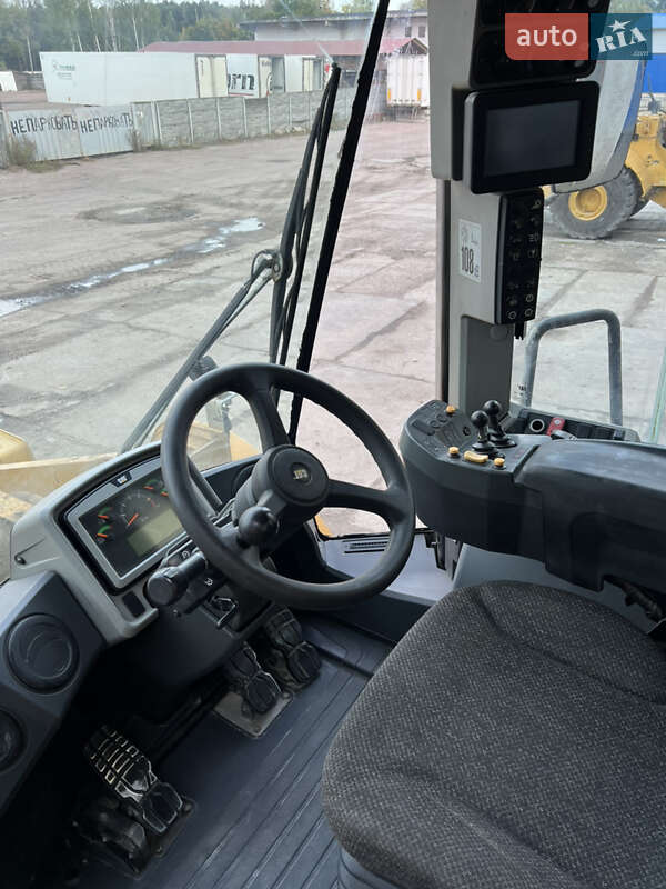 Фронтальный погрузчик Caterpillar 966 2017 в Чернигове