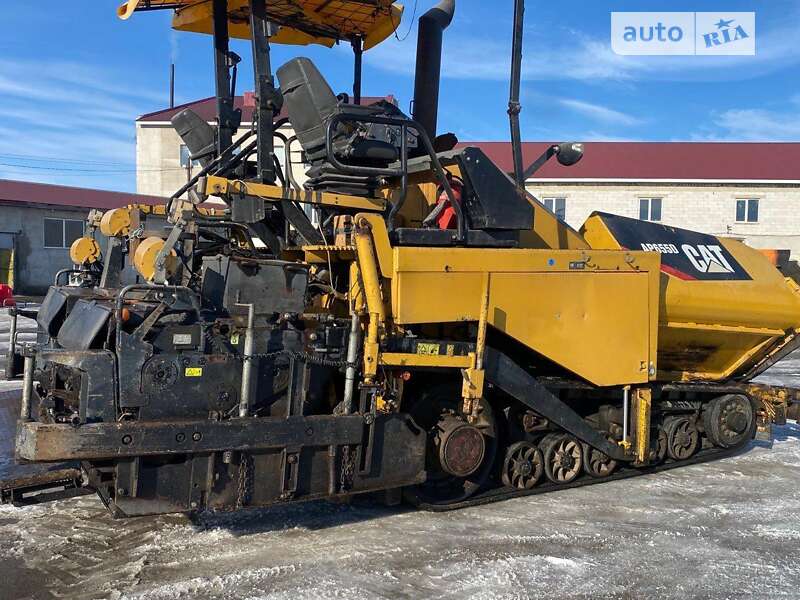 Асфальтоукладчик Caterpillar AP 2009 в Тернополе