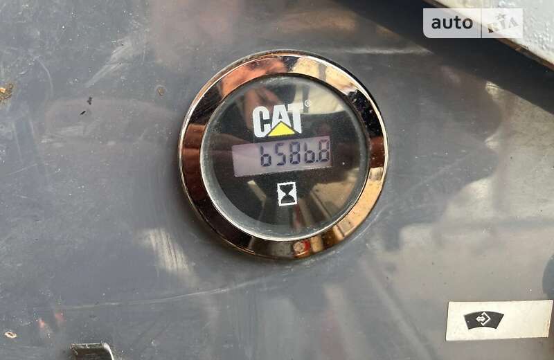 Асфальтоукладчик Caterpillar AP 2009 в Тернополе