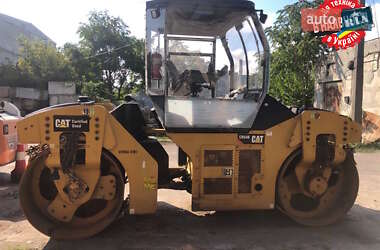Дорожный каток Caterpillar CB 2012 в 
