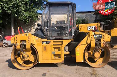 Дорожній каток Caterpillar CB 2012 в Києві