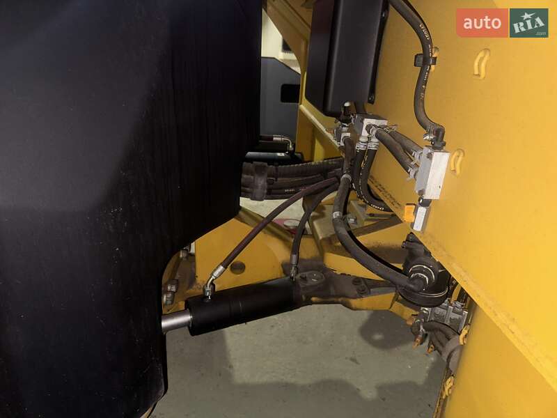 Дорожный каток Caterpillar CB 2021 в Днепре