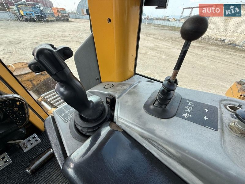 Бульдозер Caterpillar D5 LGP 2005 в Одессе