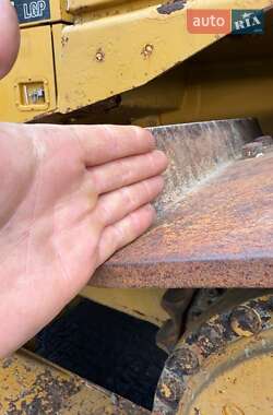 Бульдозер Caterpillar D6T 2011 в 