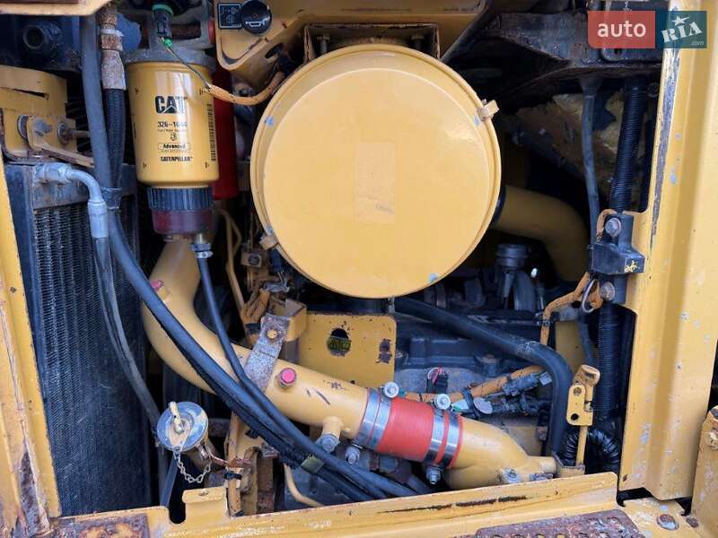 Бульдозер Caterpillar D6T 2011 в Києві