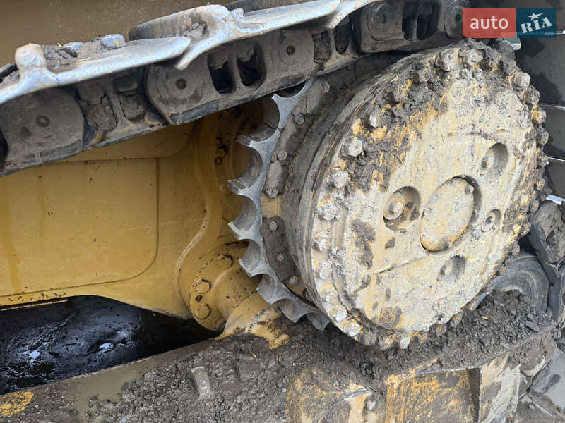 Бульдозер Caterpillar D6T 2010 в Ужгороде
