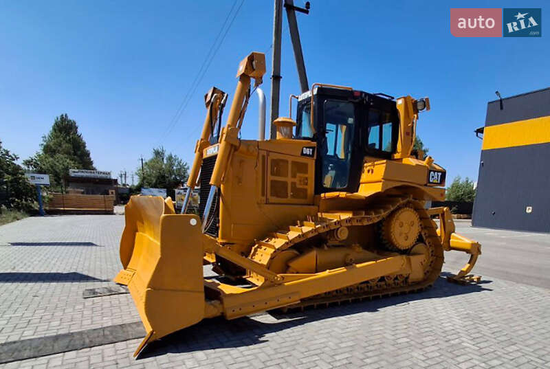 Бульдозер Caterpillar D6T 2012 в 