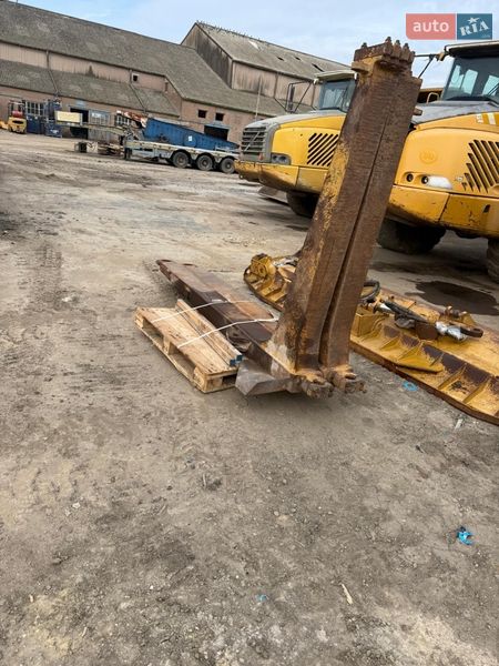 Бульдозер Caterpillar D6T 2013 в Белой Церкви