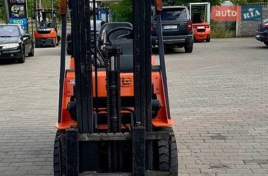 Вилочный погрузчик Caterpillar D 2005 в Радомышле
