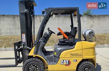 Вилочный погрузчик Caterpillar GP 2022 в Пустомытах